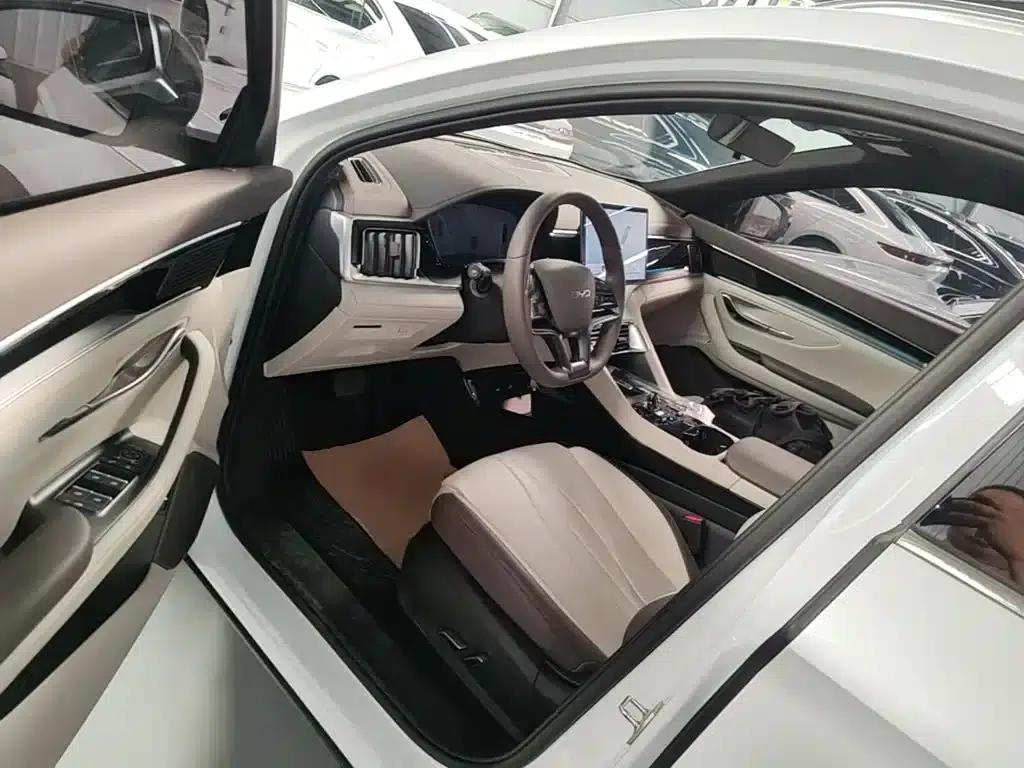 Song PLUS New Energy 2025 DM-i 112KM Premium Edition — миниатюра 16