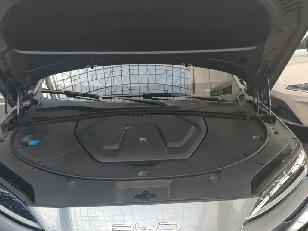 Song PLUS New Energy 2024 Glory Edition EV 520km Premium Model — миниатюра 20