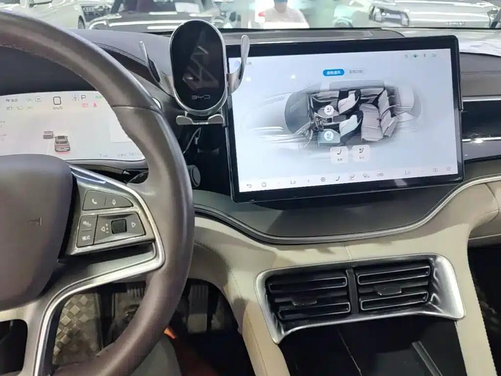 Song PLUS New Energy 2024 Glory Edition EV 520km Flagship Model — миниатюра 13