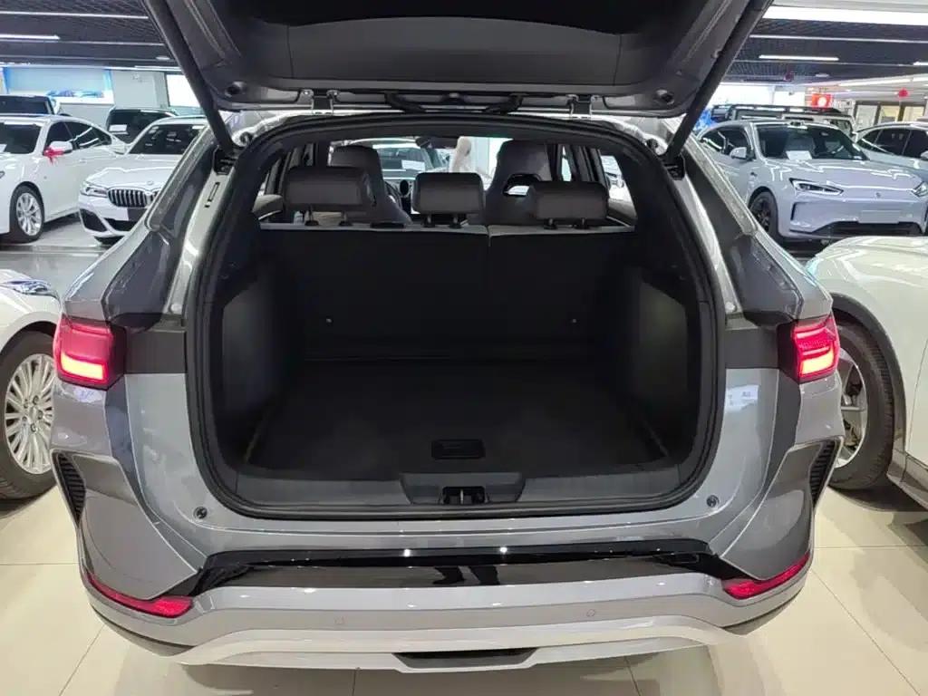 Song PLUS New Energy 2024 Glory Edition EV 520km Flagship Model — миниатюра 19