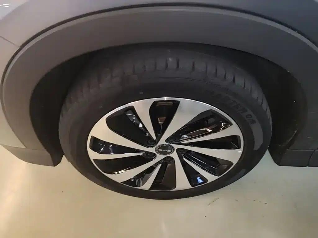 Song PLUS New Energy 2024 Glory Edition DM-i 110km Flagship Model — миниатюра 23