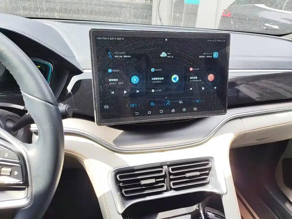 Song PLUS New Energy 2021 EV Flagship Edition — миниатюра 13