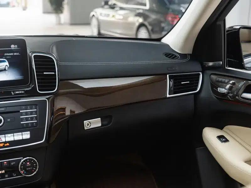 Mercedes-Benz GLS 2019 3.0T Automatic 4WD 7-Seater (Parallel Import) — миниатюра 11
