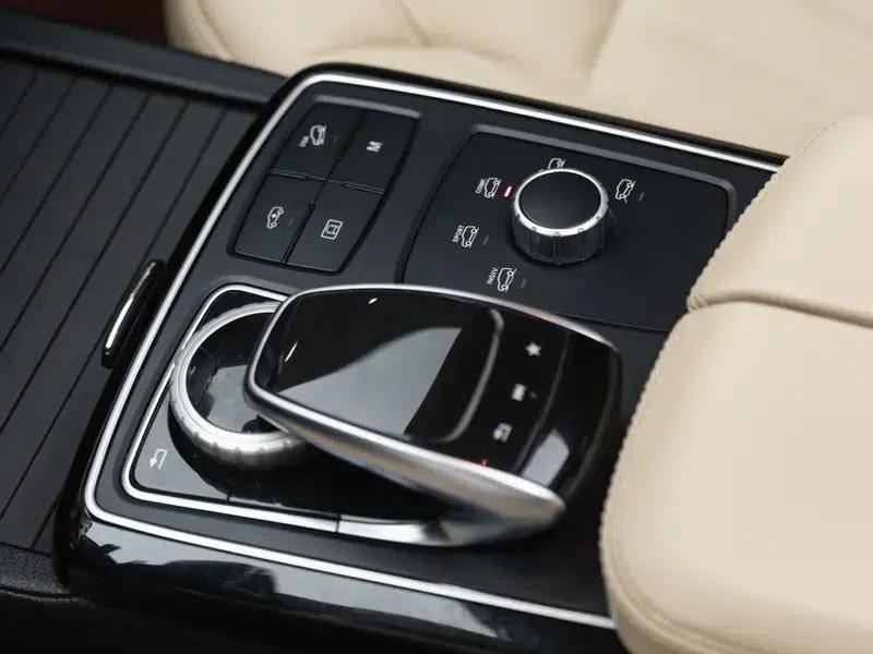 Mercedes-Benz GLS 2019 3.0T Automatic 4WD 7-Seater (Parallel Import) — миниатюра 23