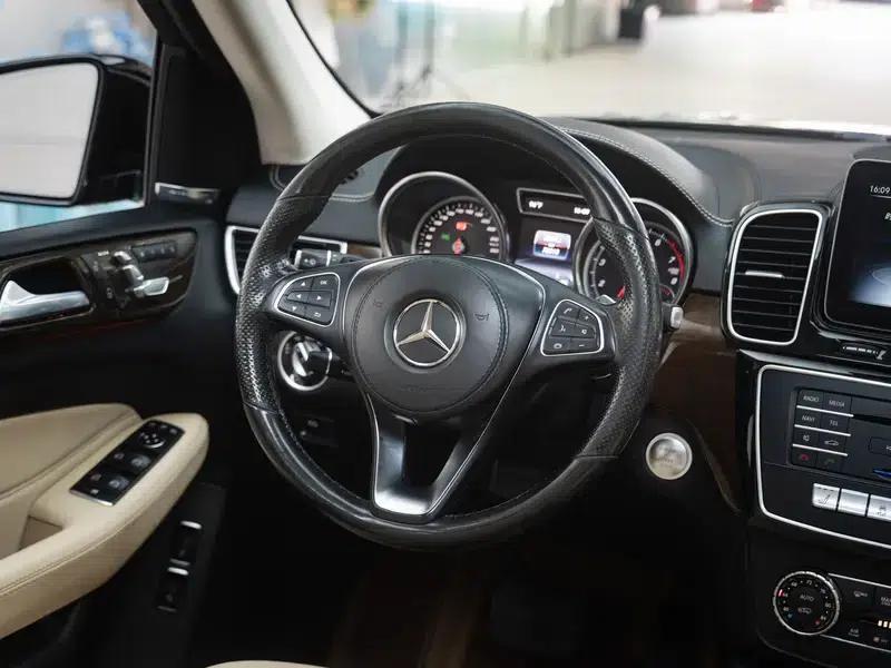 Mercedes-Benz GLS 2019 3.0T Automatic 4WD 7-Seater (Parallel Import) — миниатюра 26