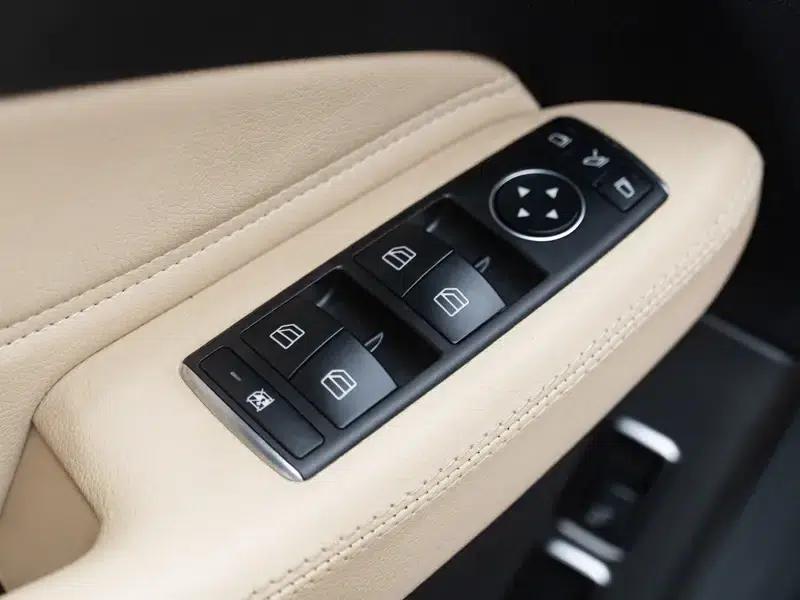 Mercedes-Benz GLS 2019 3.0T Automatic 4WD 7-Seater (Parallel Import) — миниатюра 32