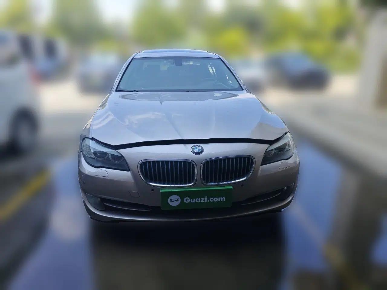 BMW 5 Series 2013 530Li Leading Model — миниатюра 2