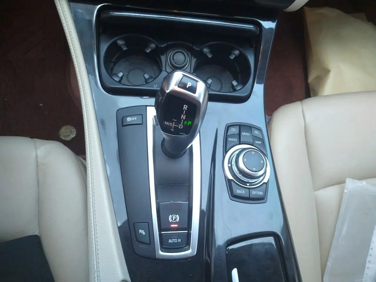 BMW 5 Series 2012 523Li Luxury Model — миниатюра 14