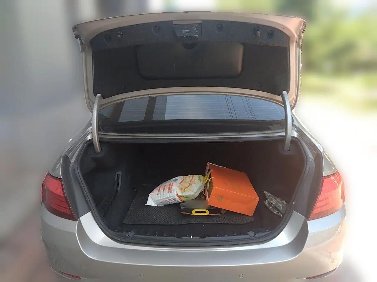BMW 5 Series 2012 523Li Luxury Model — миниатюра 19