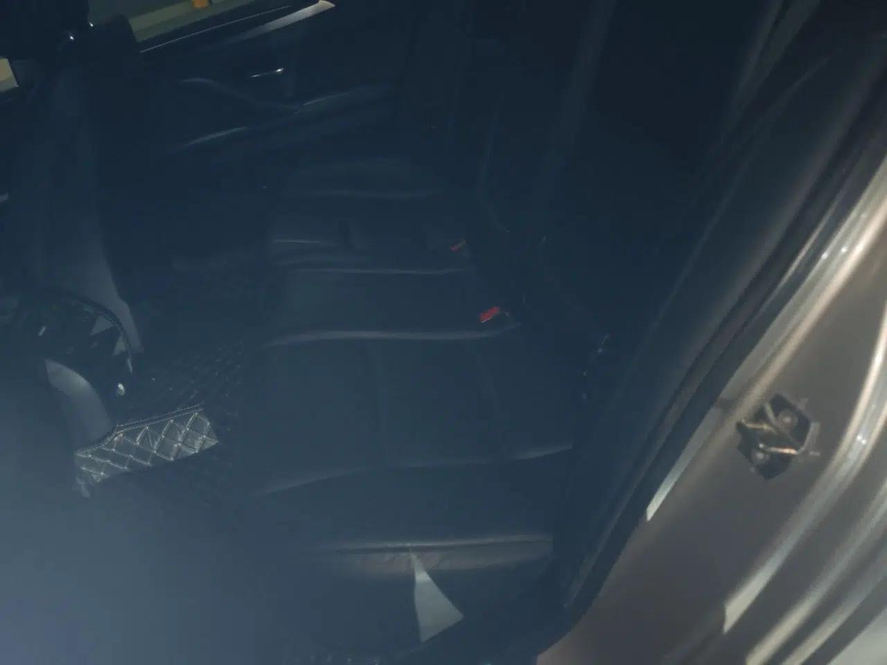 BMW 5 Series 2013 525Li Luxury Model — миниатюра 17