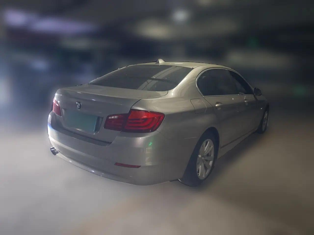 BMW 5 Series 2013 525Li Luxury Model — миниатюра 6