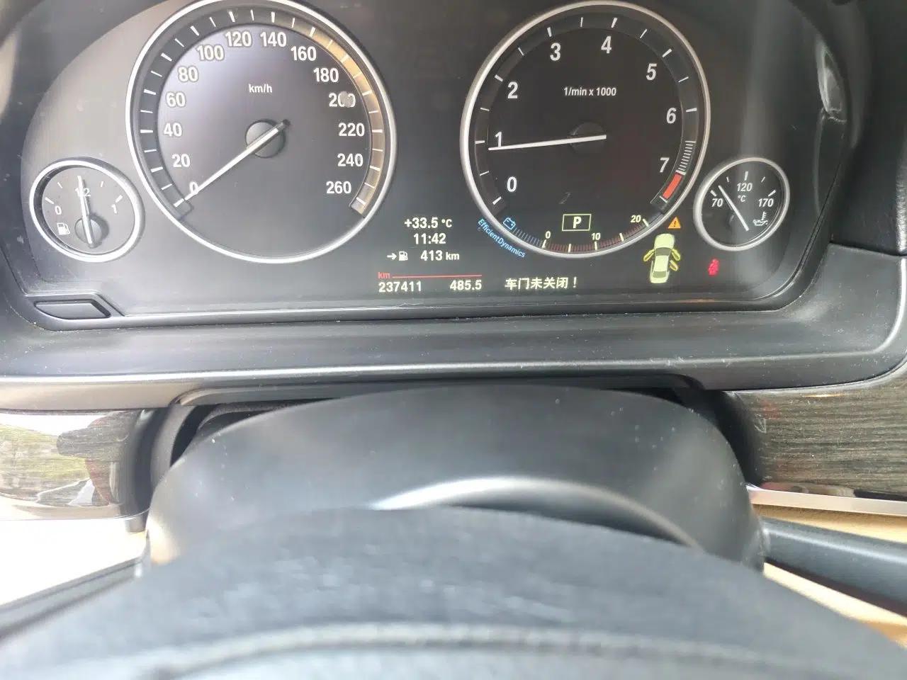 BMW 5 Series 2014 525Li Leading Model — миниатюра 12