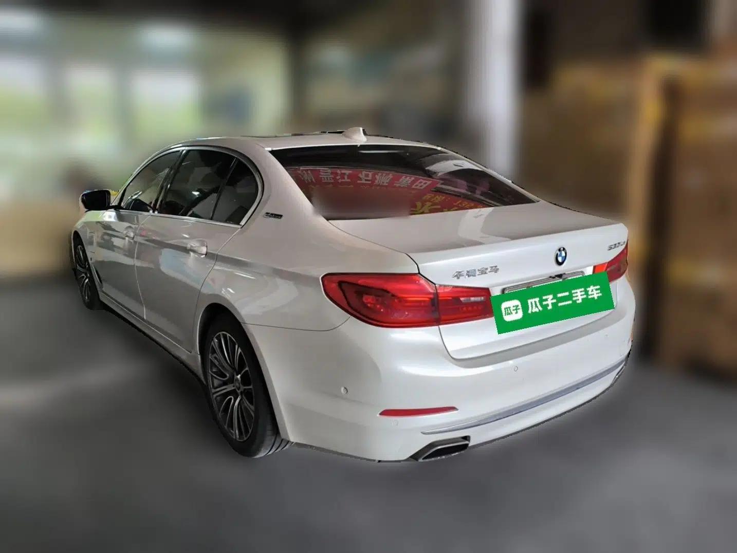 BMW 5 Series New Energy 2019 530Le Luxury Package — миниатюра 4