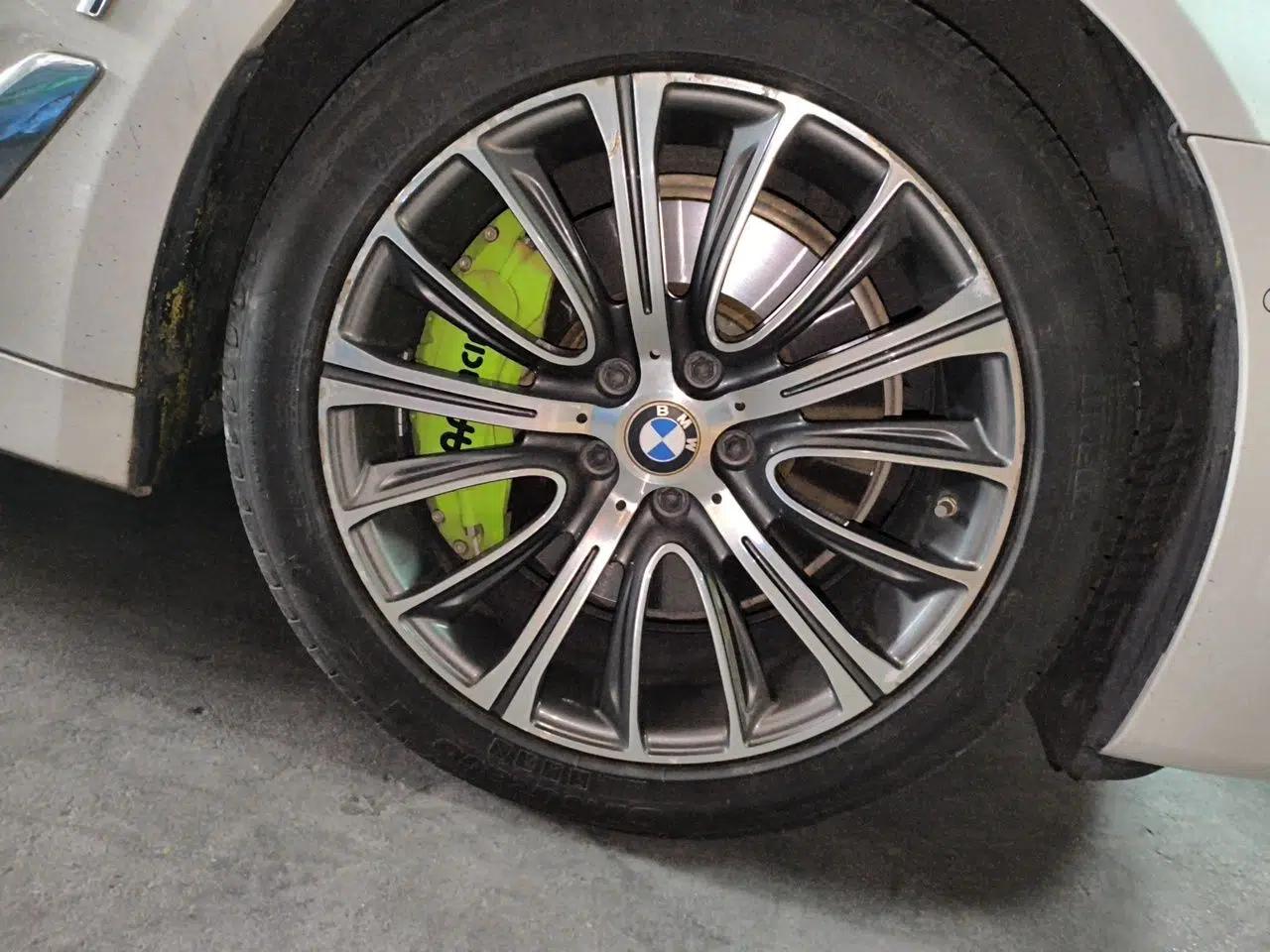 BMW 5 Series New Energy 2019 530Le Luxury Package — миниатюра 8