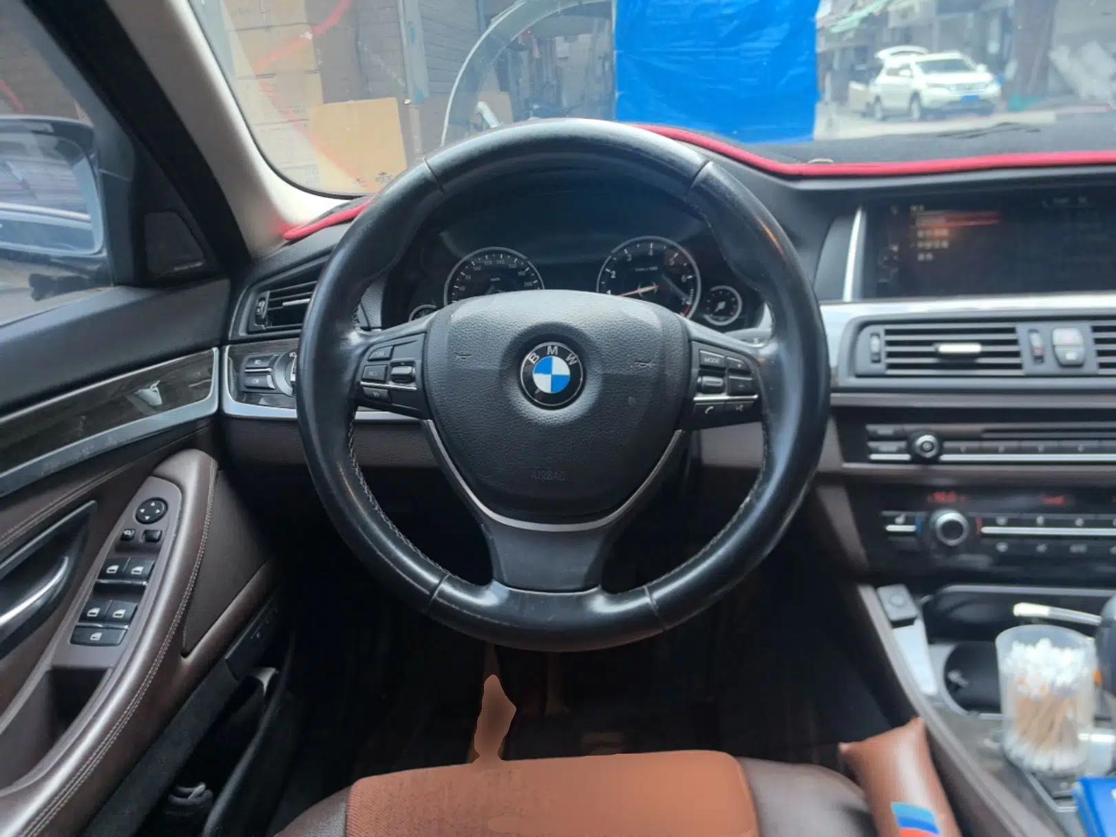 BMW 5 Series 2017 525Li Luxury Design Package — миниатюра 10