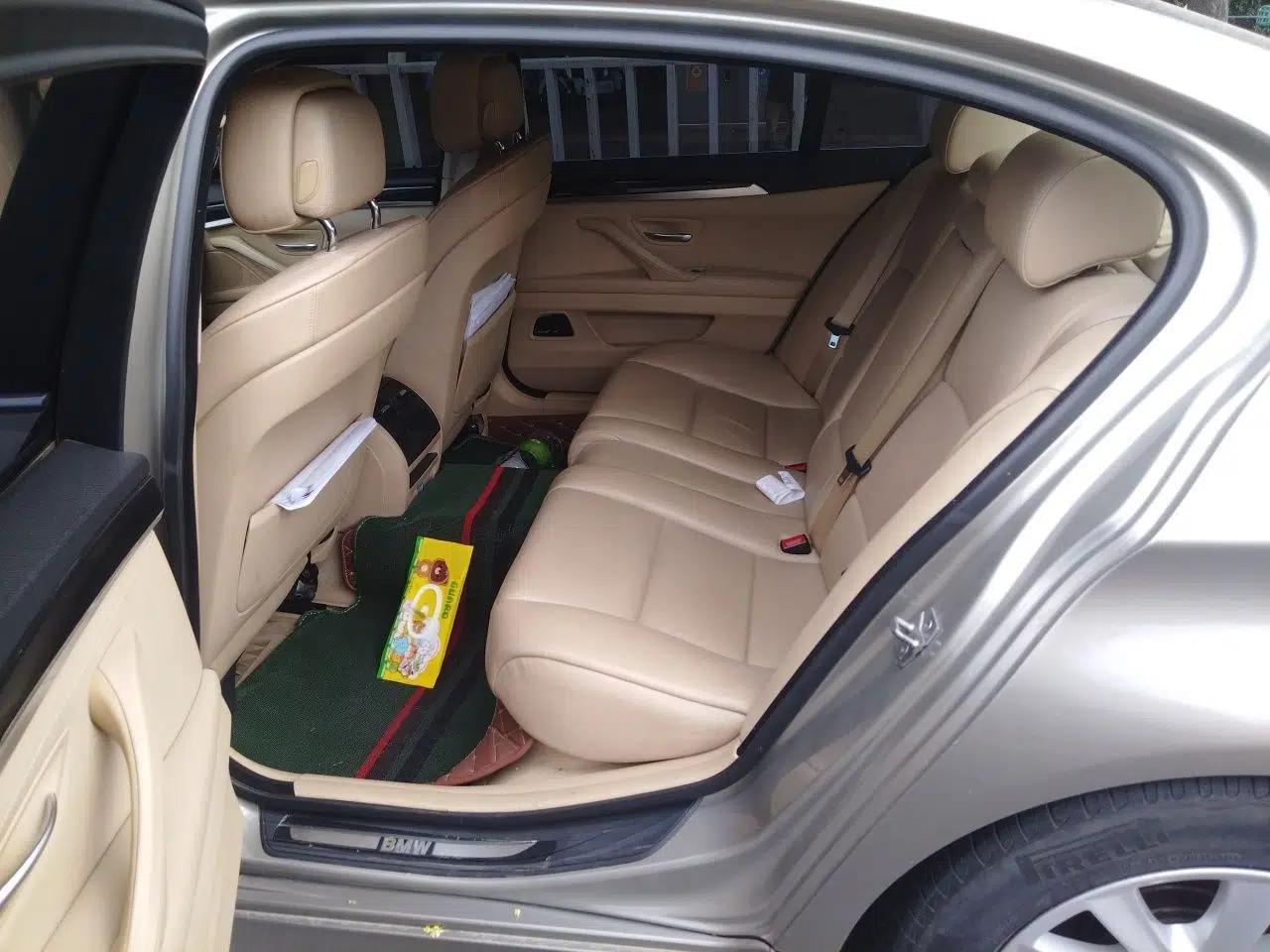 BMW 5 Series 2011 520Li Elegant Model — миниатюра 17