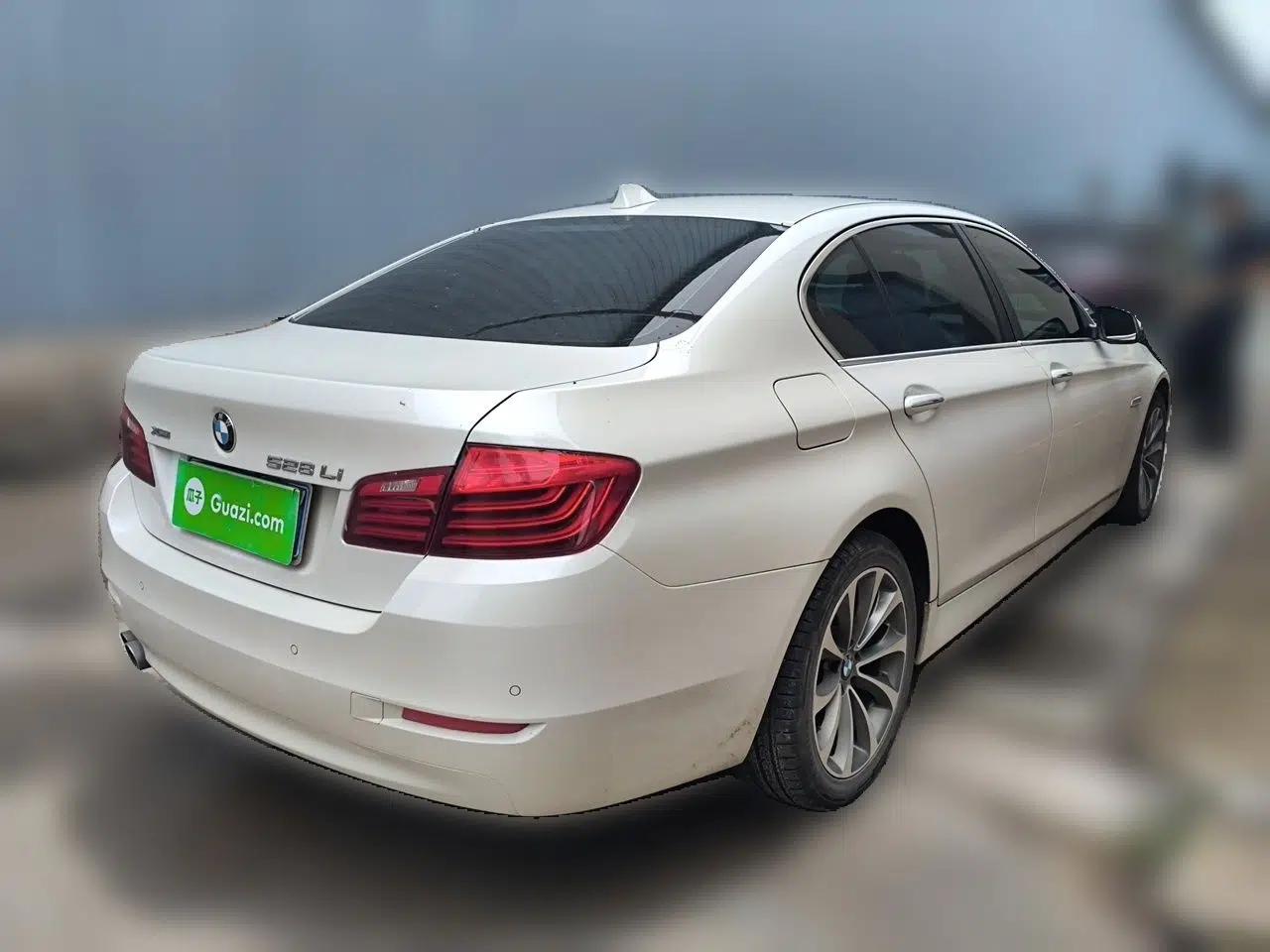 BMW 5 Series 2017 528Li Leading Model — миниатюра 6