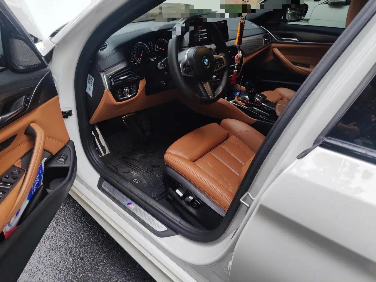 BMW 5 Series 2018 530i M Sport Package — миниатюра 15