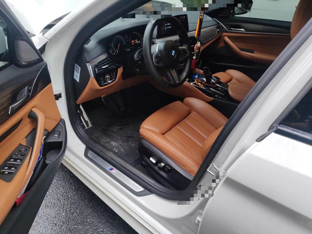 BMW 5 Series 2018 530i M Sport Package — миниатюра 16