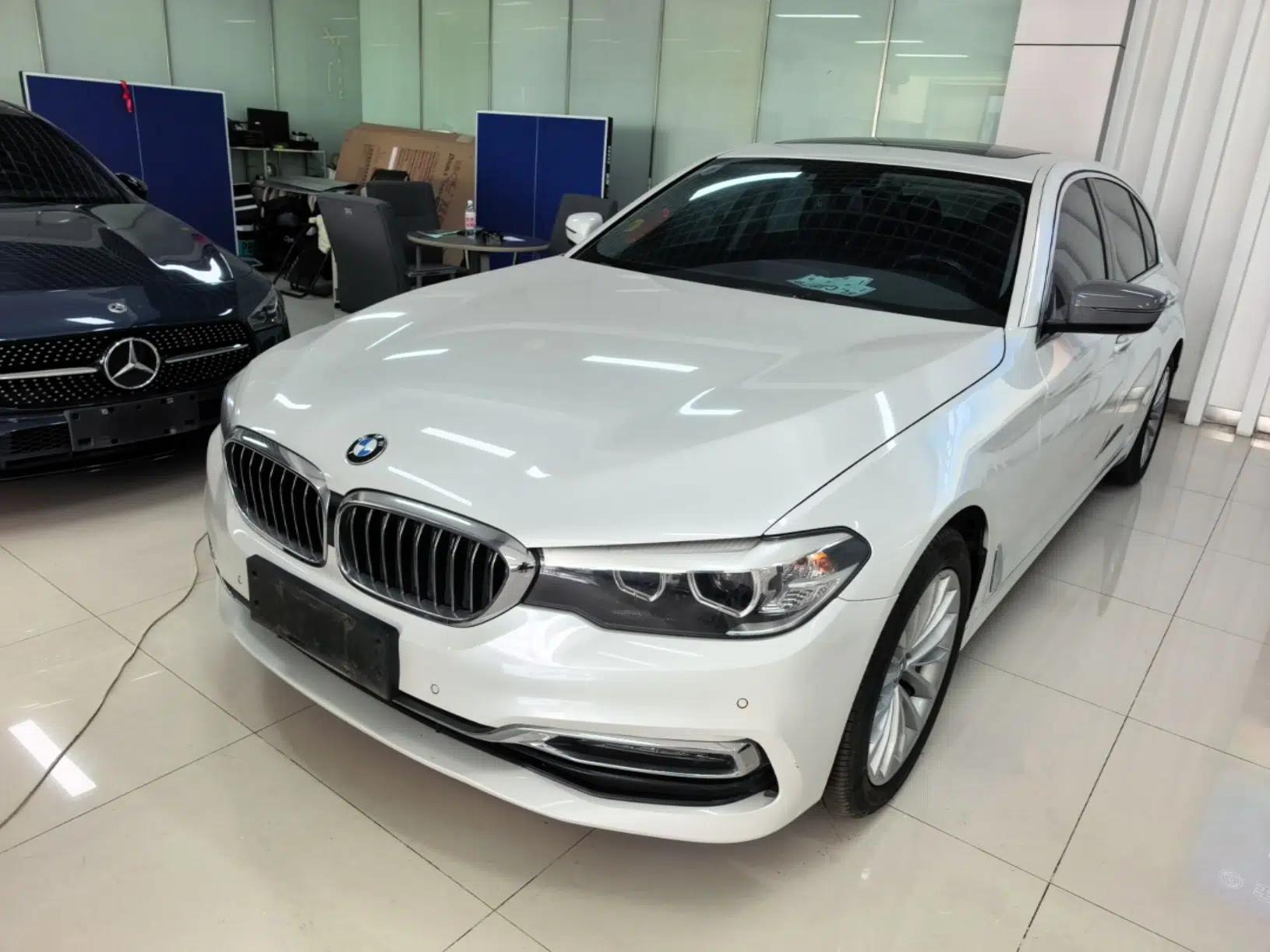 BMW 5 Series 2018 525Li Luxury Package — миниатюра 1