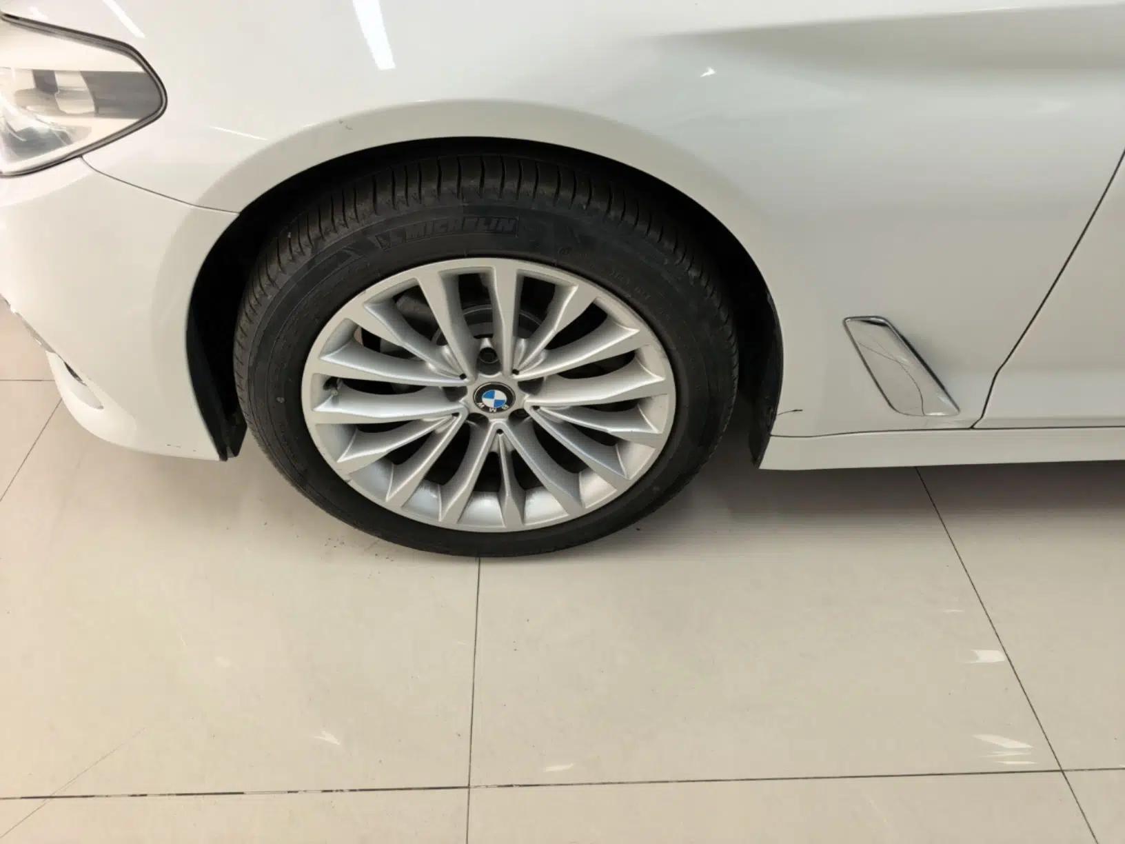 BMW 5 Series 2018 525Li Luxury Package — миниатюра 10
