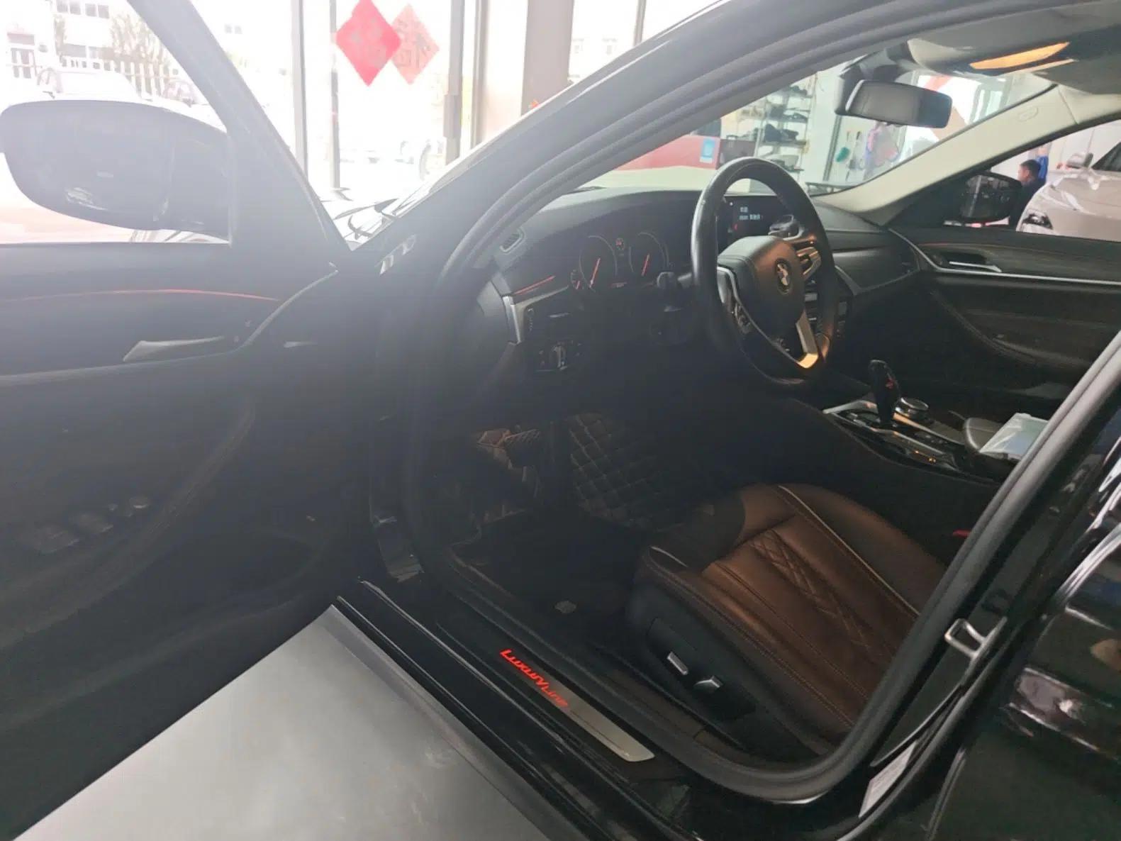 BMW 5 Series 2018 Revised Version 530Li Leading Edition Luxury Package — миниатюра 18