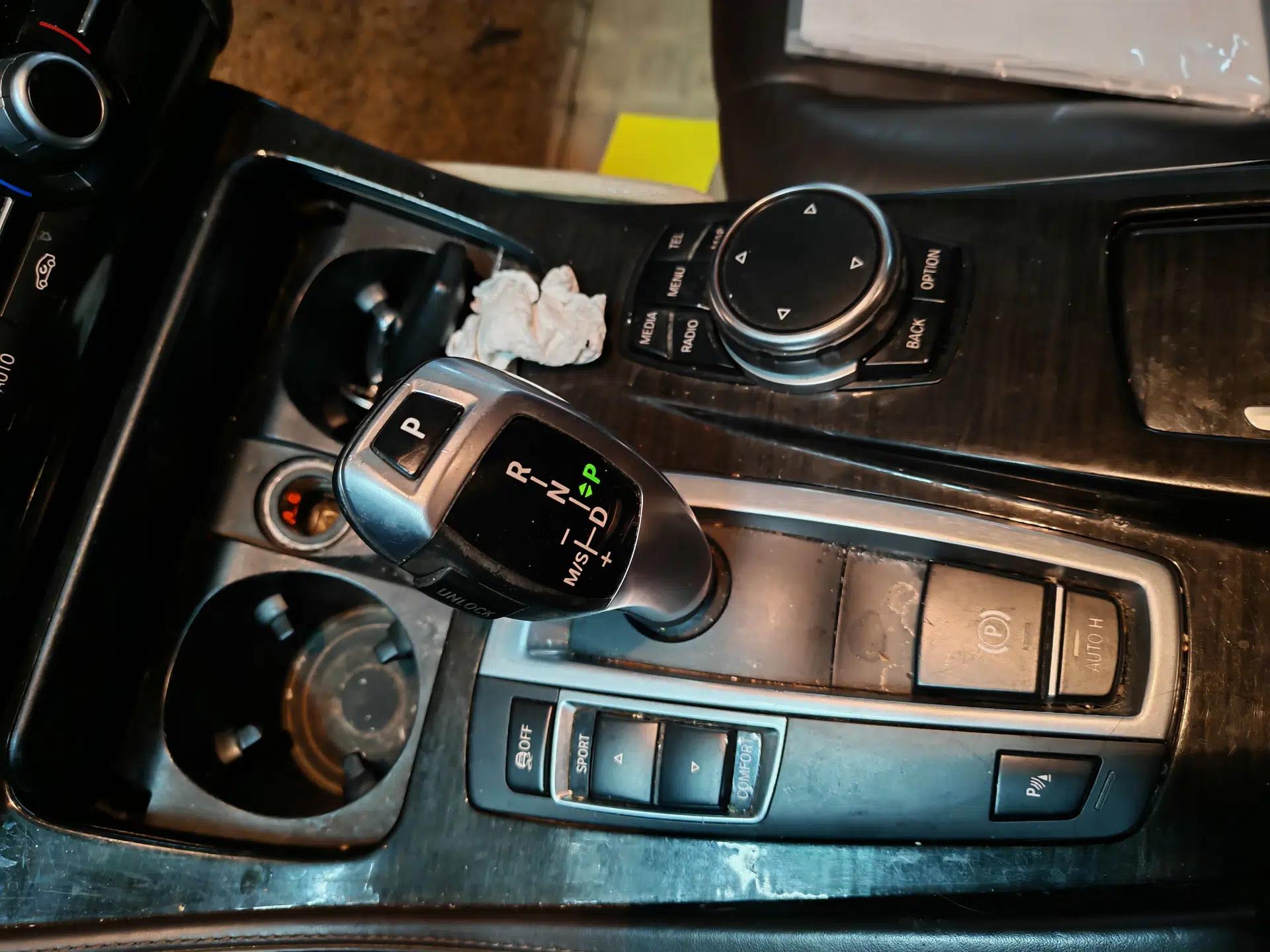 BMW 5 Series 2014 525Li Luxury Design Package — миниатюра 14