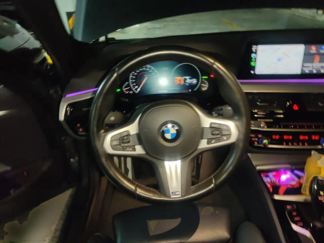 BMW 5 Series 2019 525i M Sport Package — миниатюра 10