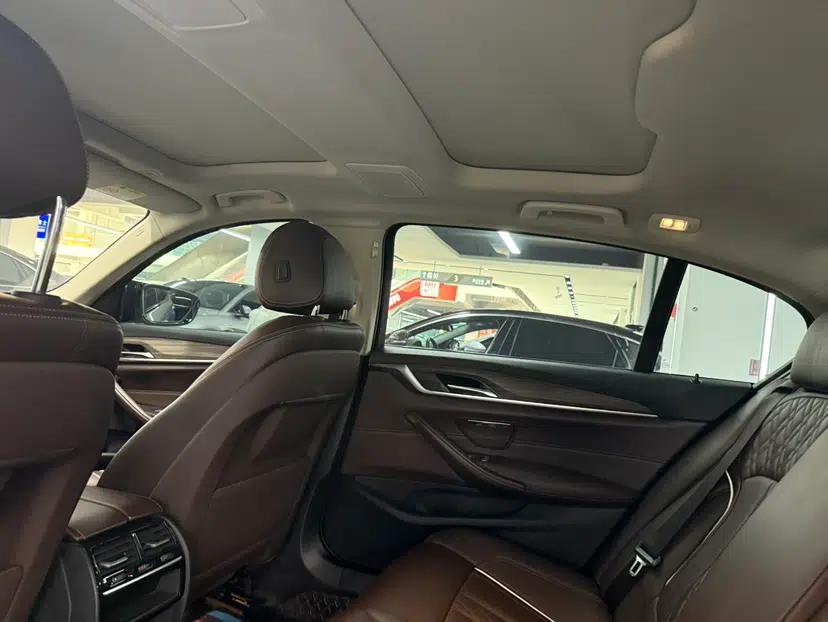 BMW 5 Series 2019 530Li Leading Model Luxury Package — миниатюра 11