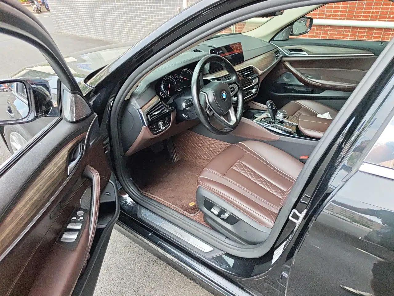 BMW 5 Series 2018 Revised Version 530Li Leading Edition Luxury Package — миниатюра 16