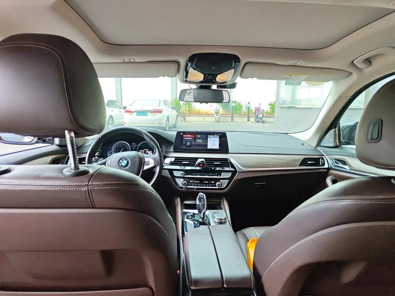 BMW 5 Series 2018 Revised Version 530Li Leading Edition Luxury Package — миниатюра 18