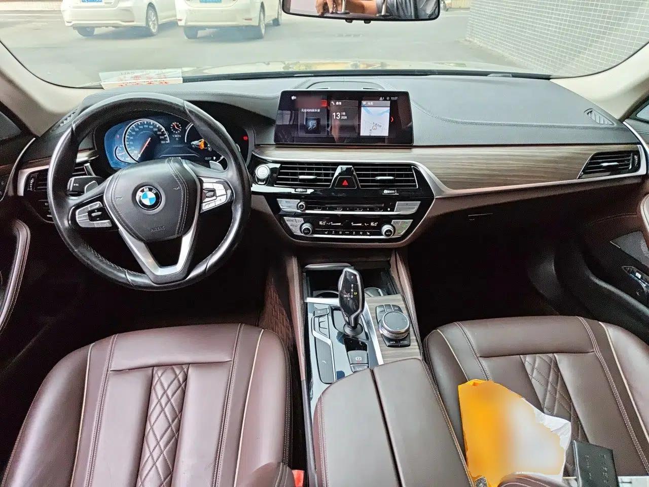 BMW 5 Series 2018 Revised Version 530Li Leading Edition Luxury Package — миниатюра 9