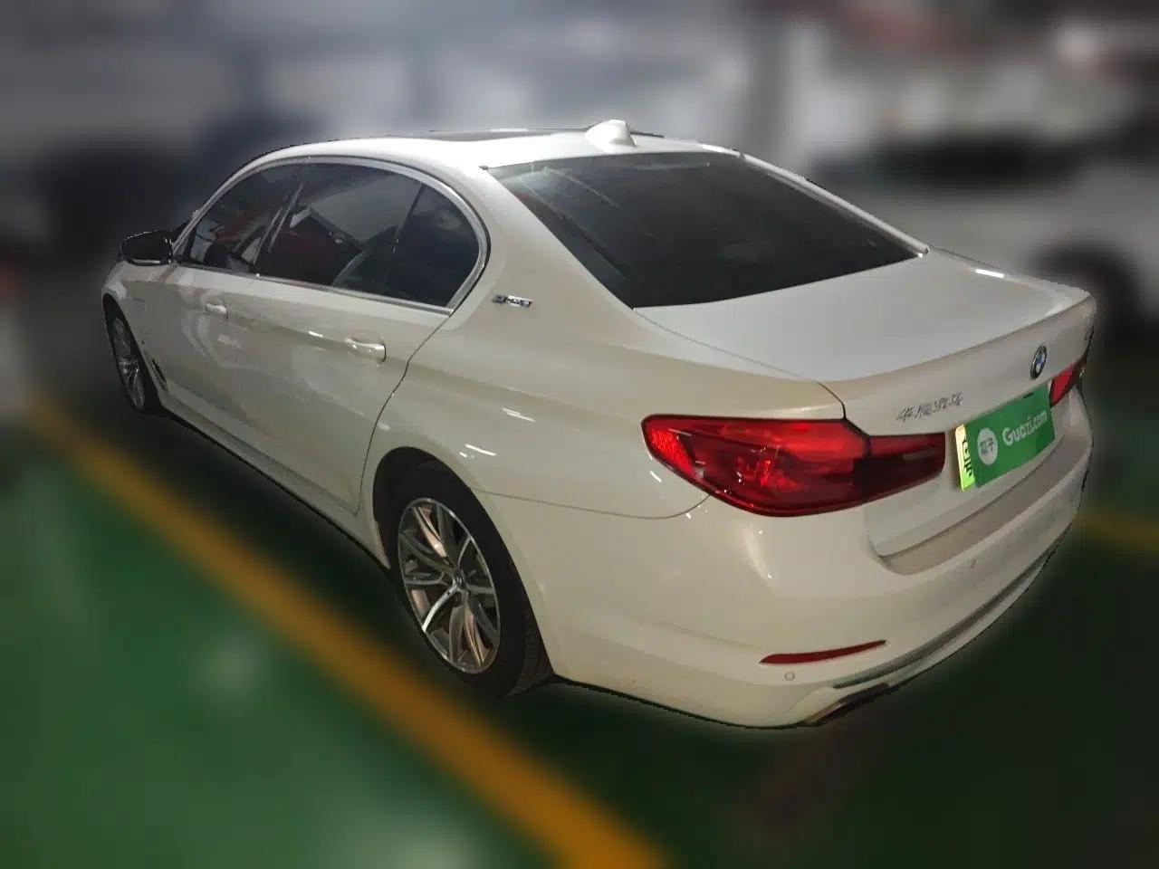 BMW 5 Series New Energy 2019 530Le Luxury Package — миниатюра 4