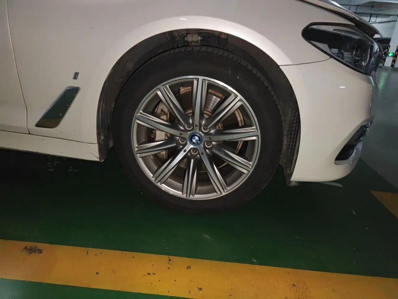 BMW 5 Series New Energy 2019 530Le Luxury Package — миниатюра 8