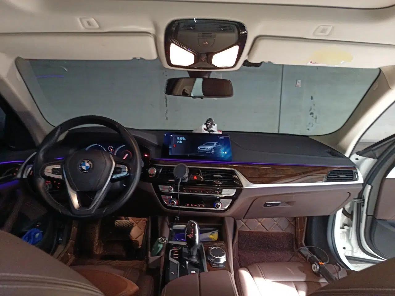 BMW 5 Series 2018 525Li Luxury Package — миниатюра 9