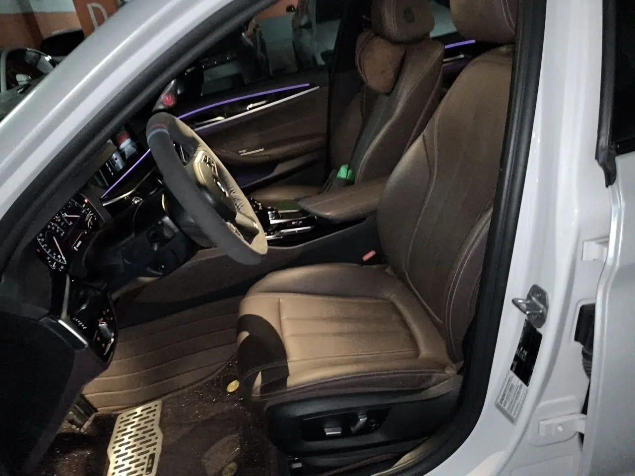 BMW 5 Series 2019 525Li M Sport Package — миниатюра 15