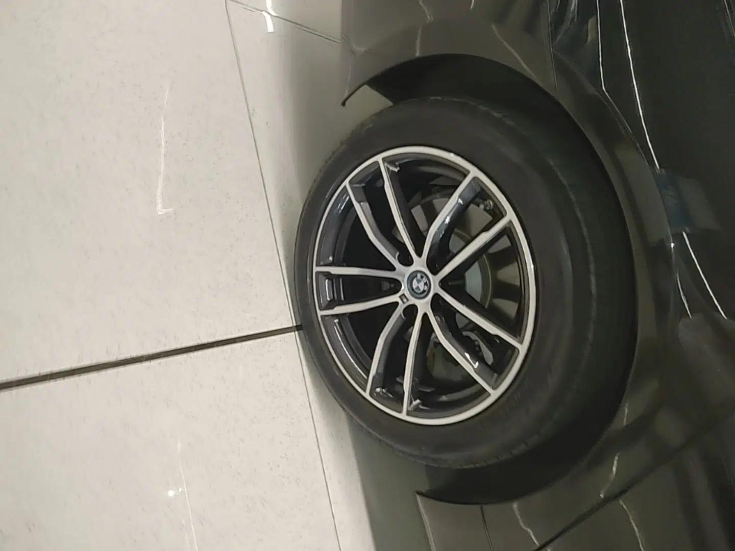 BMW 5 Series New Energy 2022 Restyled 535Le M Sport Package — миниатюра 11