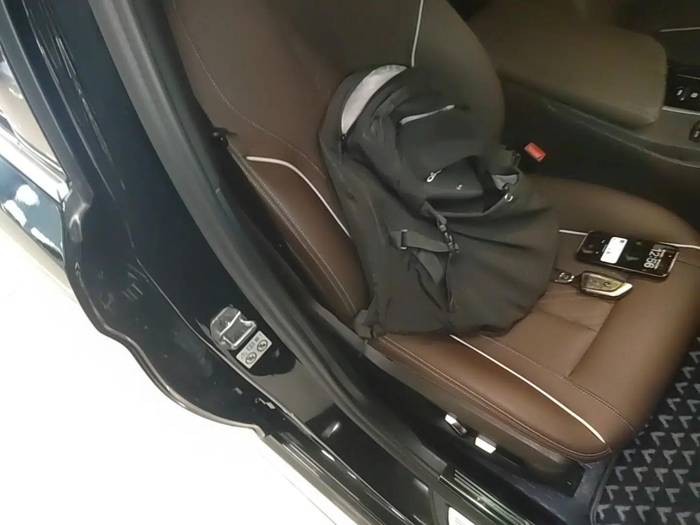 BMW 5 Series New Energy 2022 Restyled 535Le M Sport Package — миниатюра 24