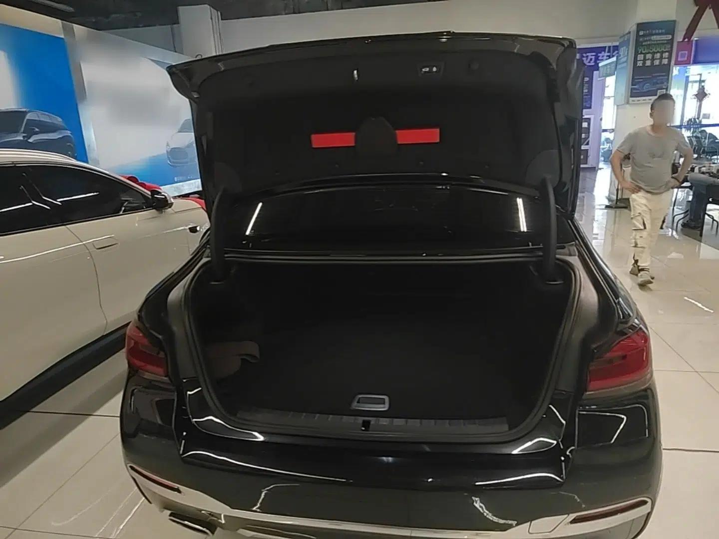 BMW 5 Series New Energy 2022 Restyled 535Le M Sport Package — миниатюра 27