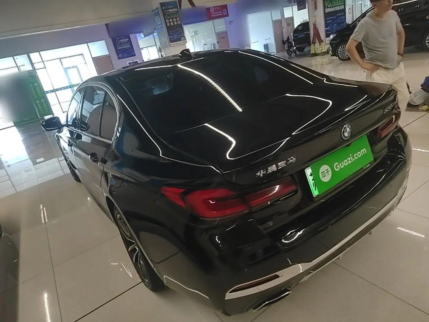 BMW 5 Series New Energy 2022 Restyled 535Le M Sport Package — миниатюра 4