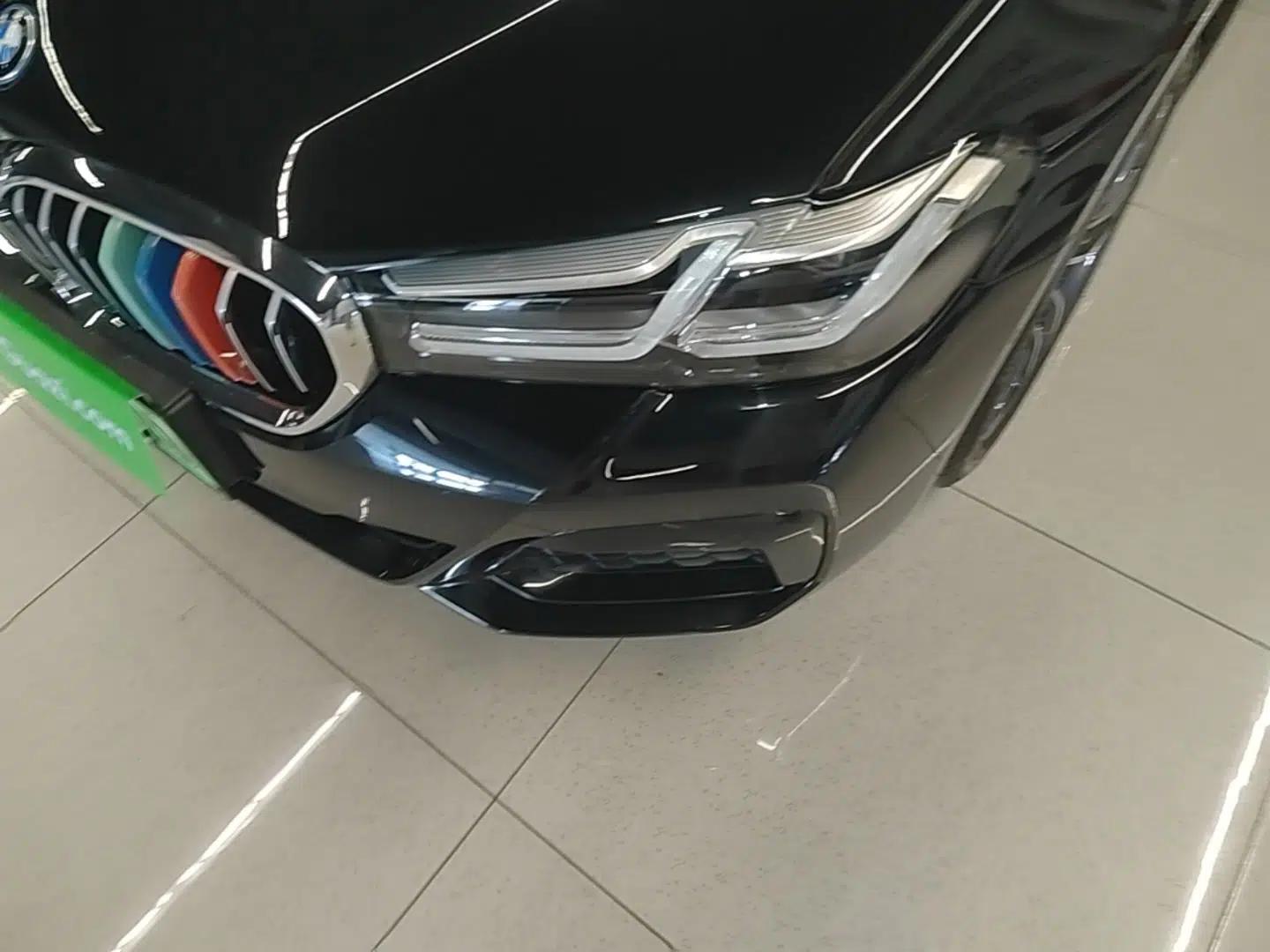 BMW 5 Series New Energy 2022 Restyled 535Le M Sport Package — миниатюра 8