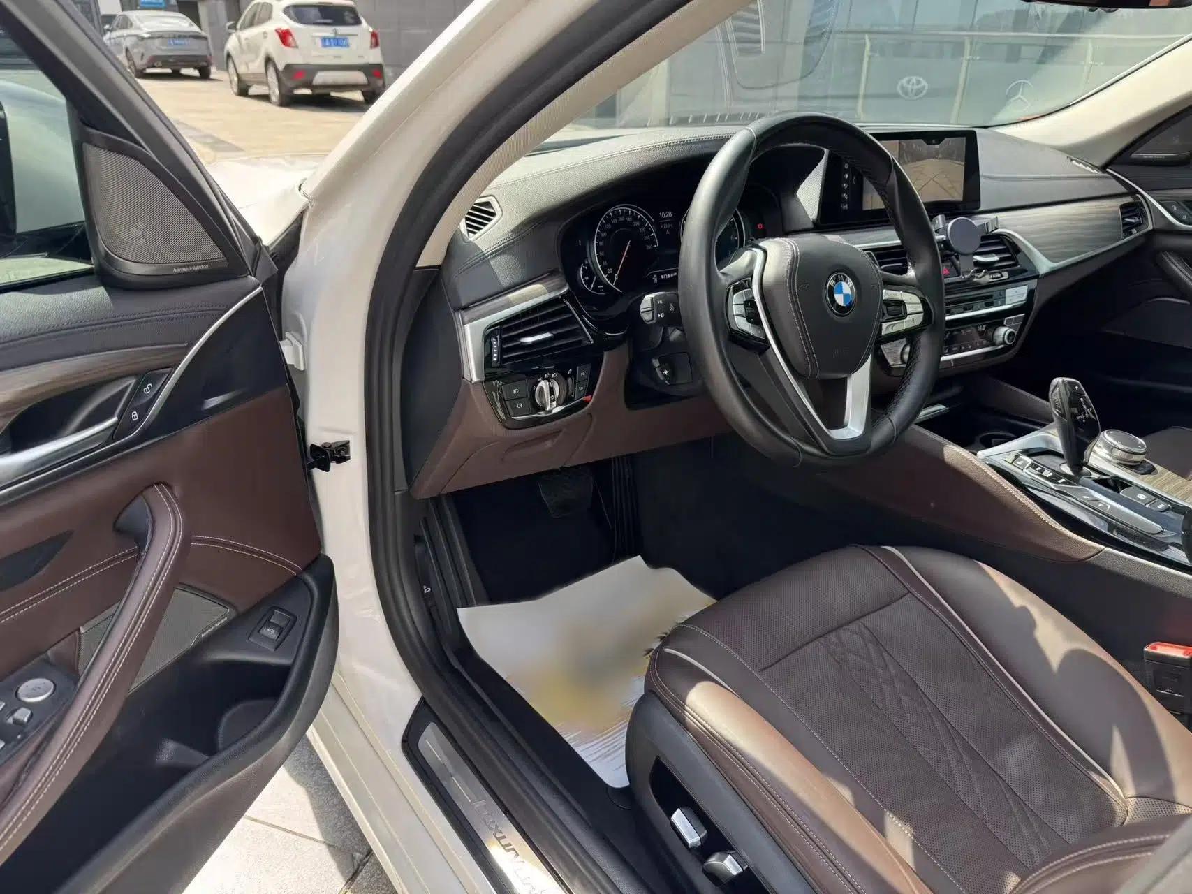 BMW 5 Series 2018 Facelifted 530Li Luxury Edition Premium Package — миниатюра 21