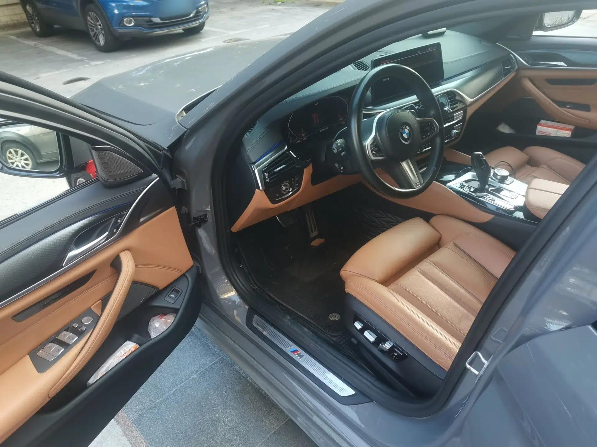 BMW 5 Series 2022 Restyled 530i Sport Line with M Sport Package — миниатюра 16
