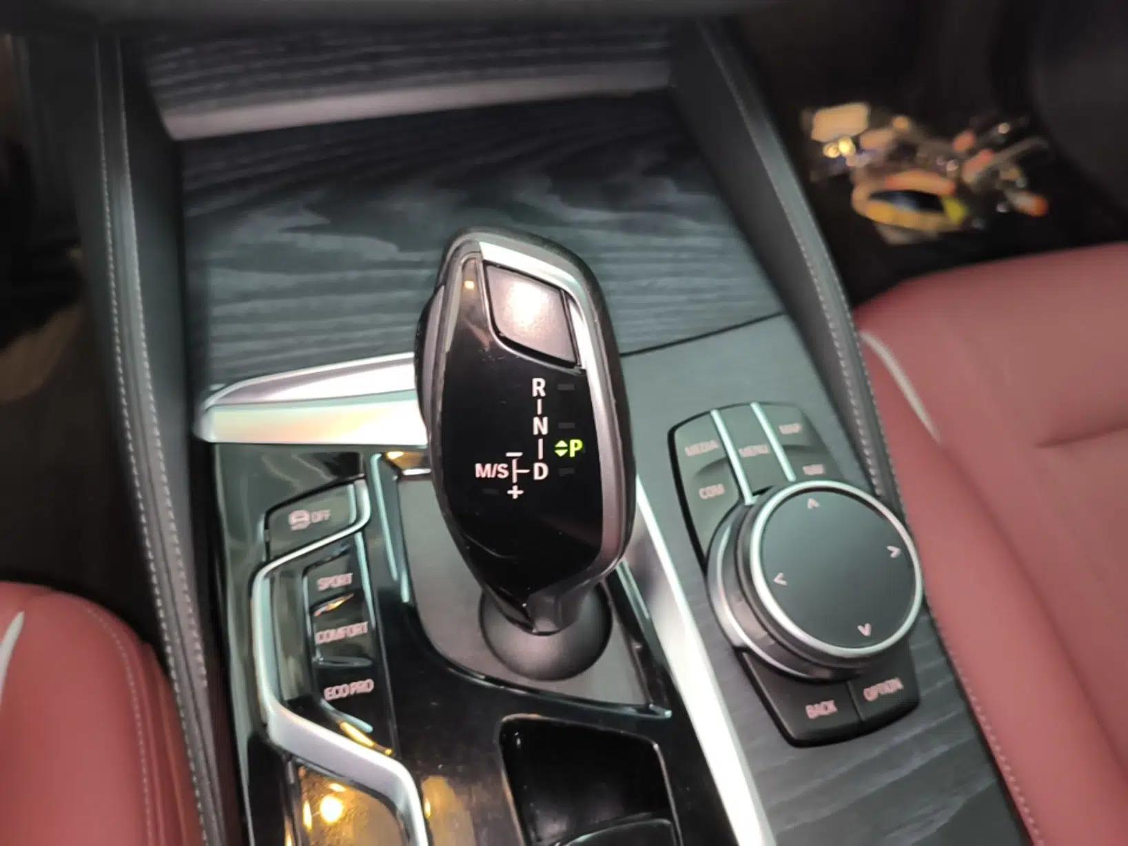 BMW 5 Series 2022 Restyled 530Li Leading Edition M Sport Package — миниатюра 21