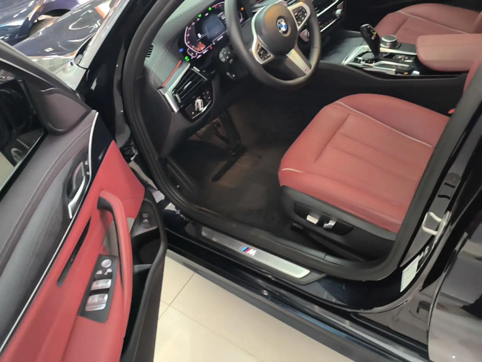 BMW 5 Series 2022 Restyled 530Li Leading Edition M Sport Package — миниатюра 23