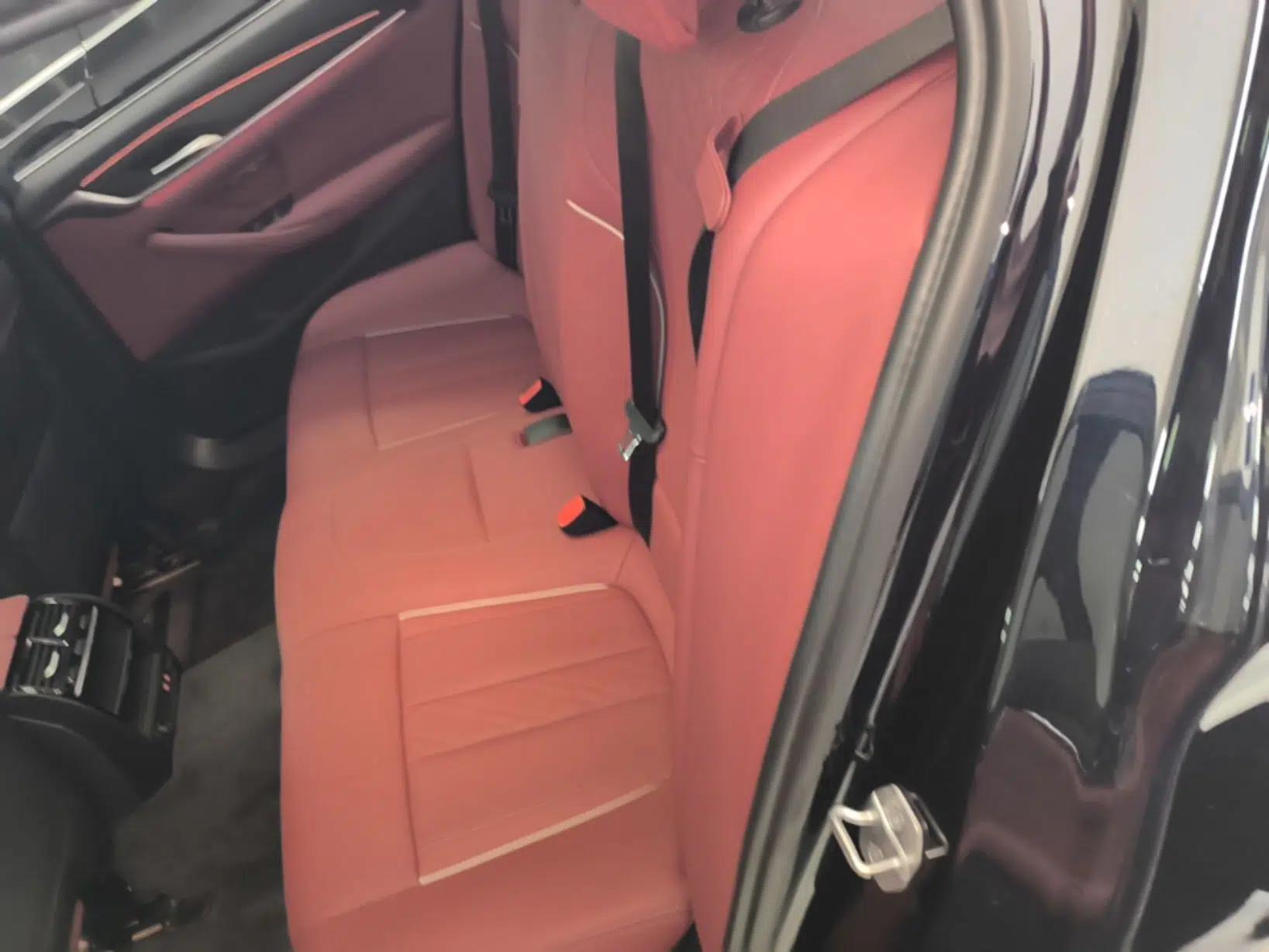 BMW 5 Series 2022 Restyled 530Li Leading Edition M Sport Package — миниатюра 25