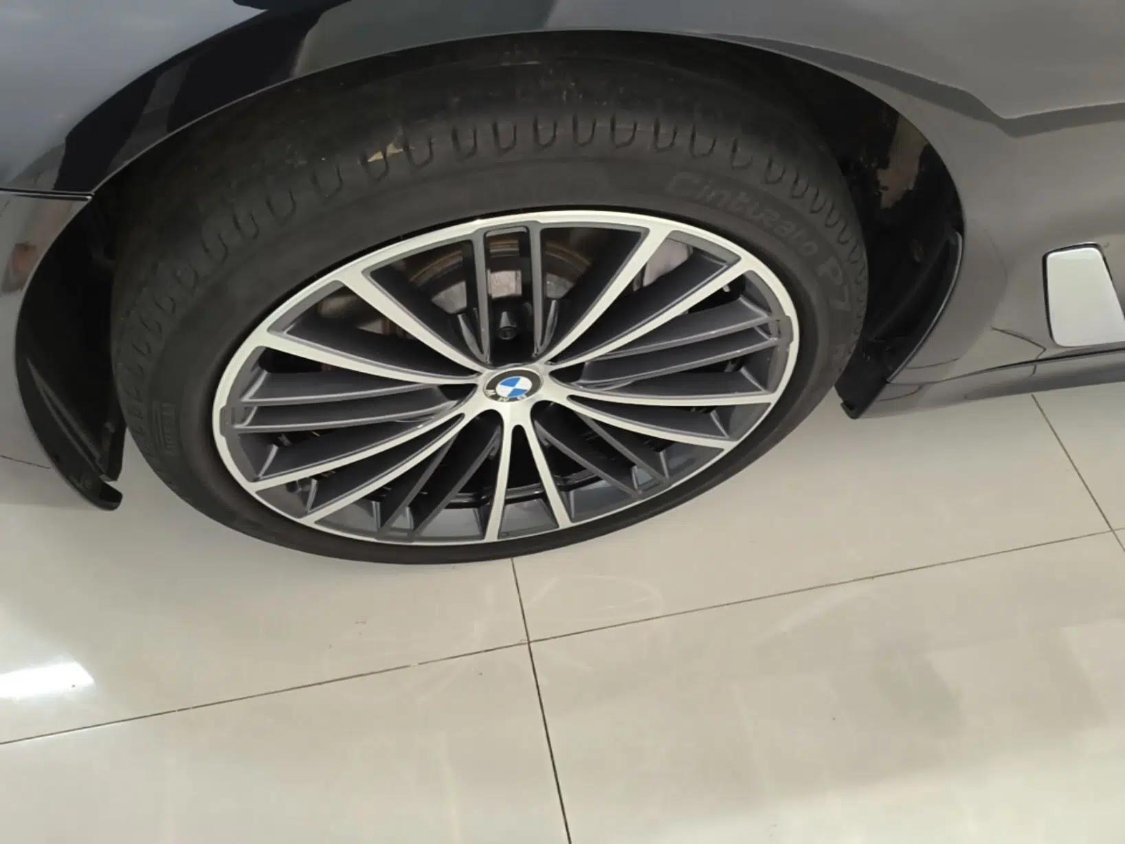 BMW 5 Series 2022 Restyled 530Li Leading Edition M Sport Package — миниатюра 10