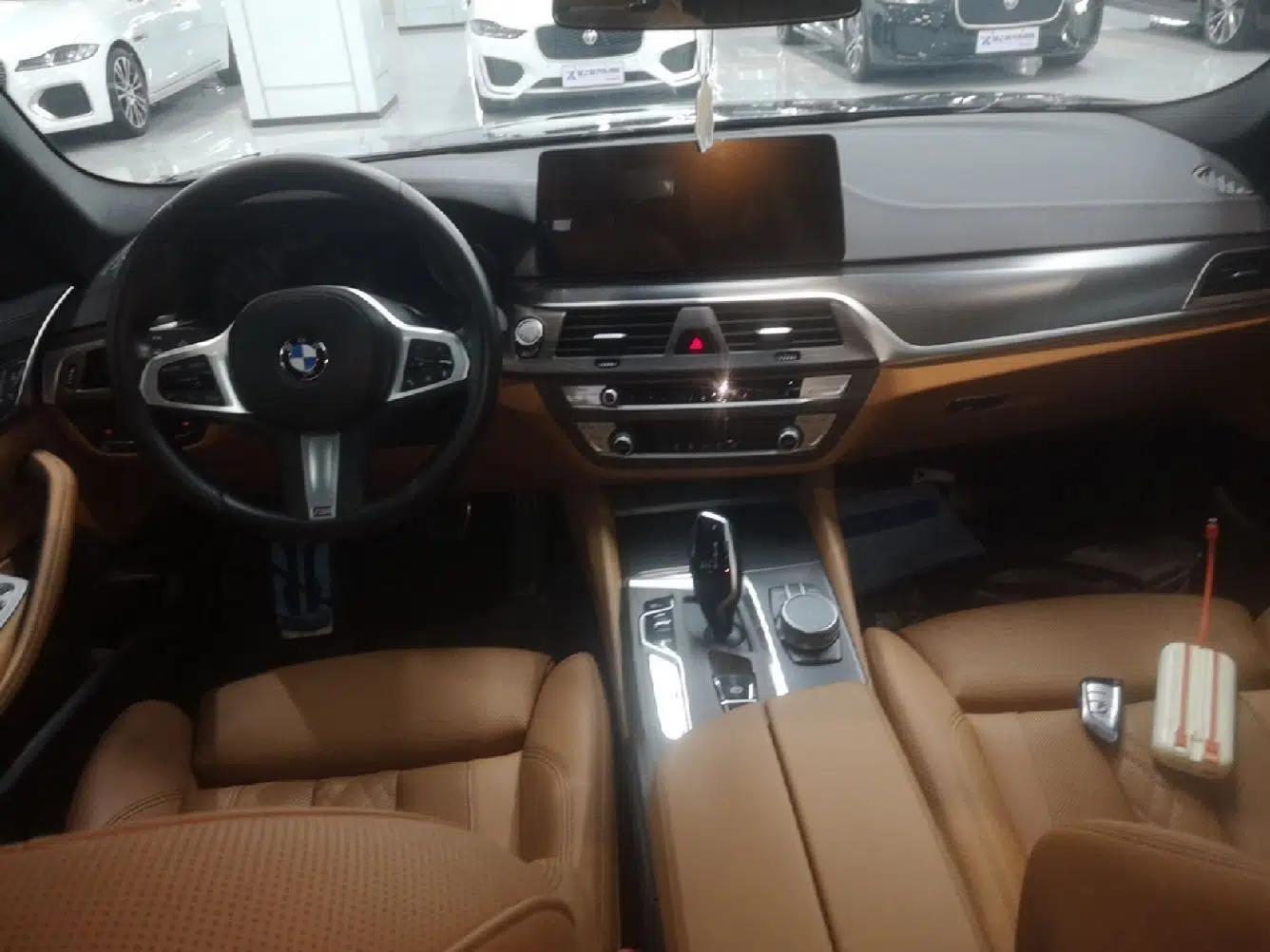BMW 5 Series 2022 Restyled 525i M Sport Package — миниатюра 12