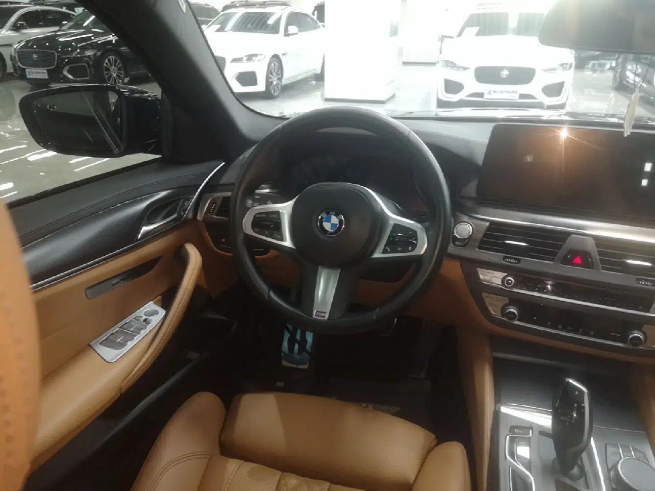BMW 5 Series 2022 Restyled 525i M Sport Package — миниатюра 13