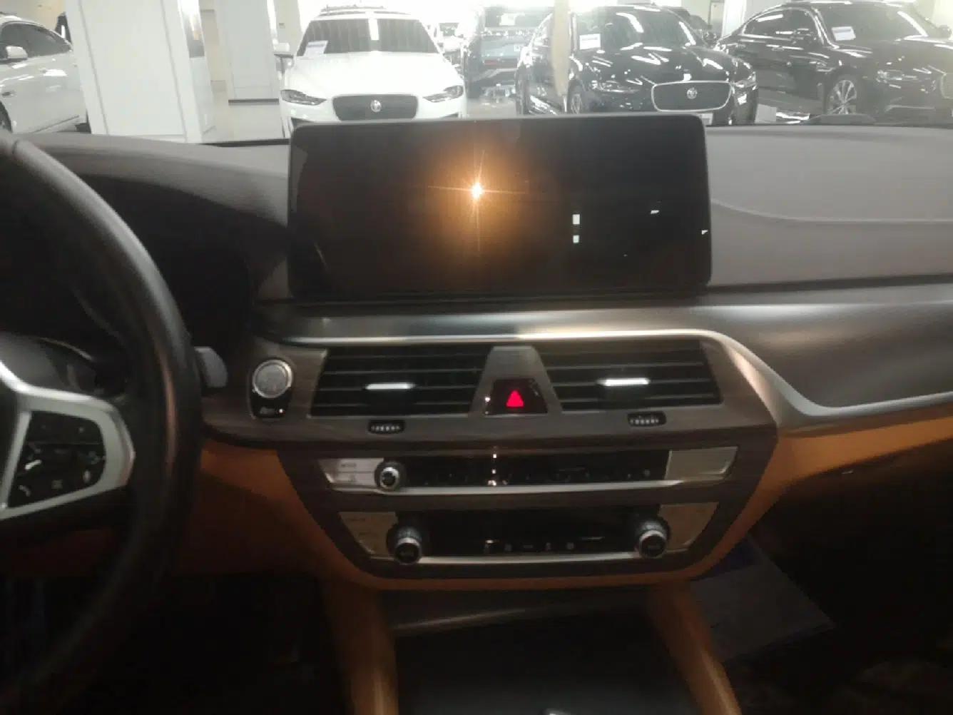 BMW 5 Series 2022 Restyled 525i M Sport Package — миниатюра 15
